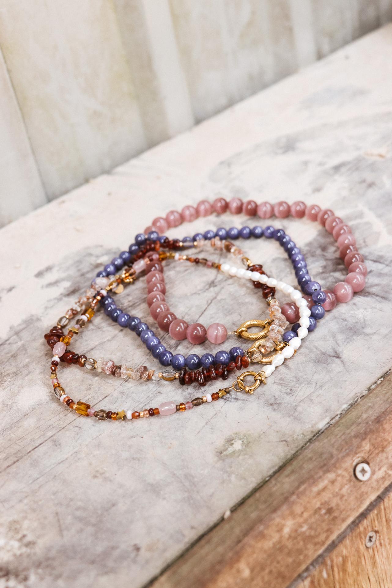 Red rock necklace gold