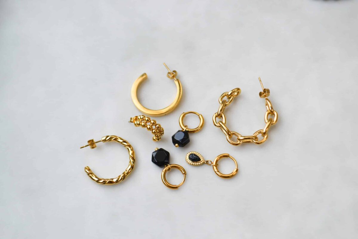 Rolled bun hoop gold