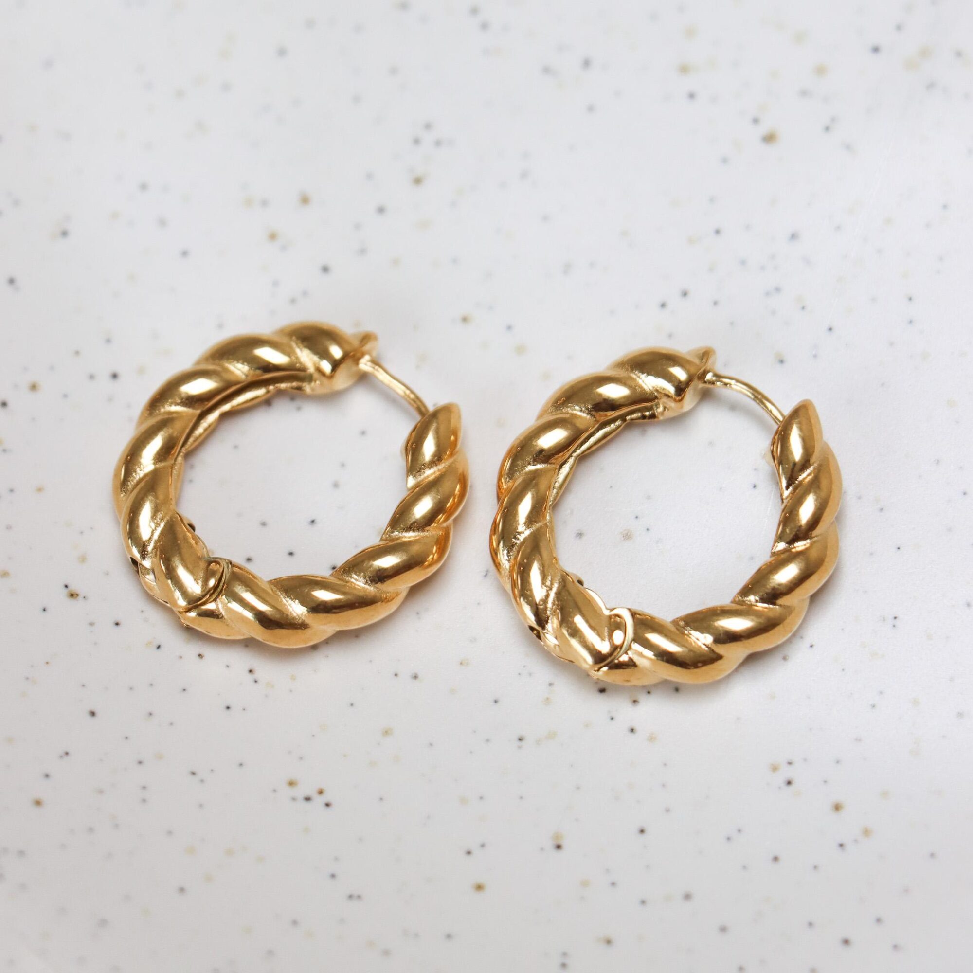 Round rebel hoop gold