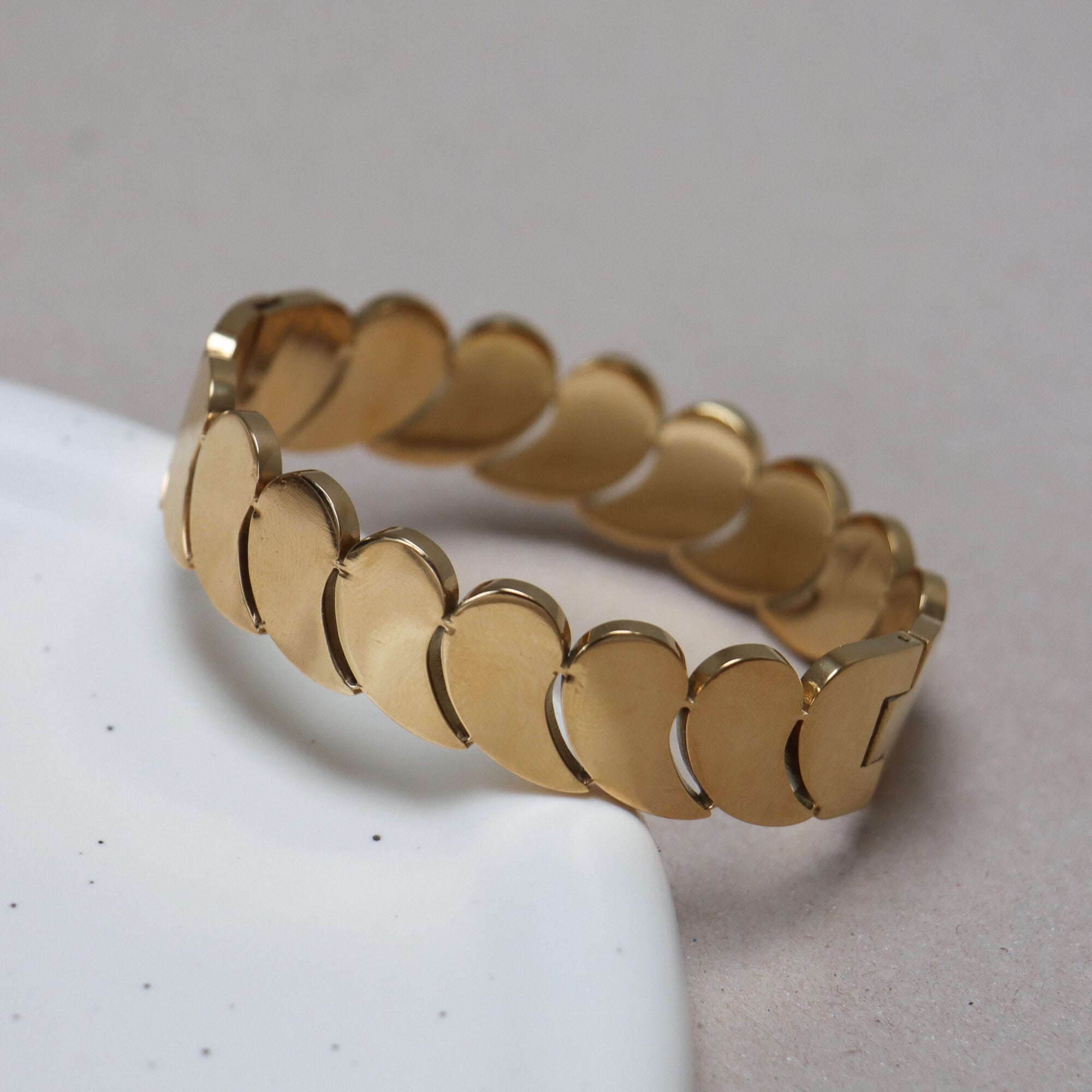 Sea whisper bangle gold