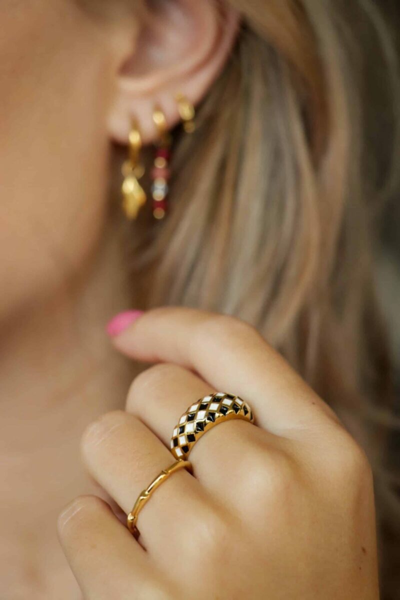Shark ring gold