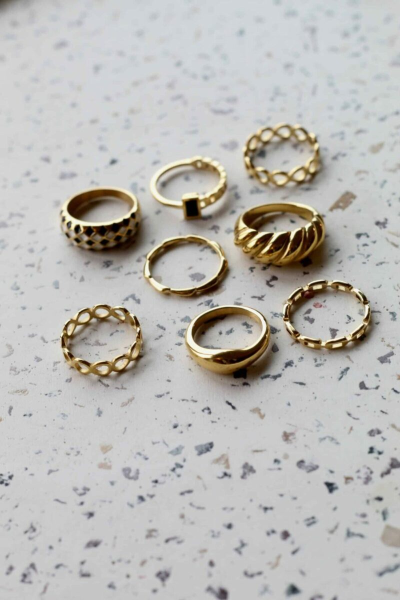 Shark ring gold