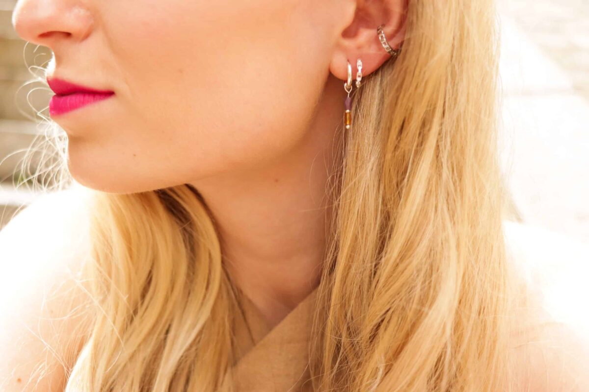 Shiny curved gold
