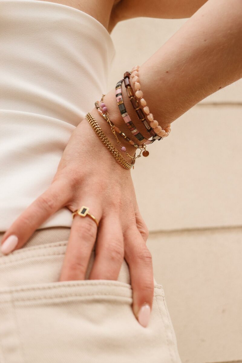 Shiny purple bracelet gold