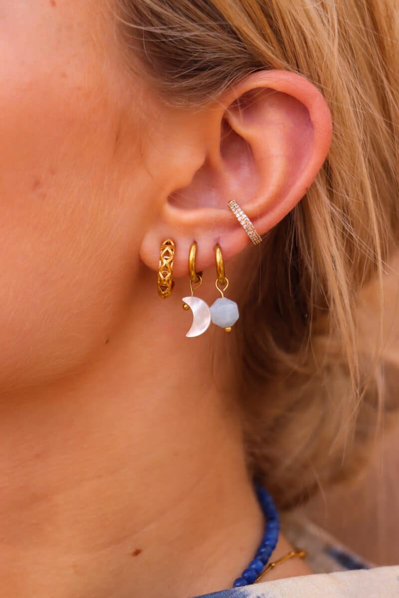 Shiny row ear cuff gold