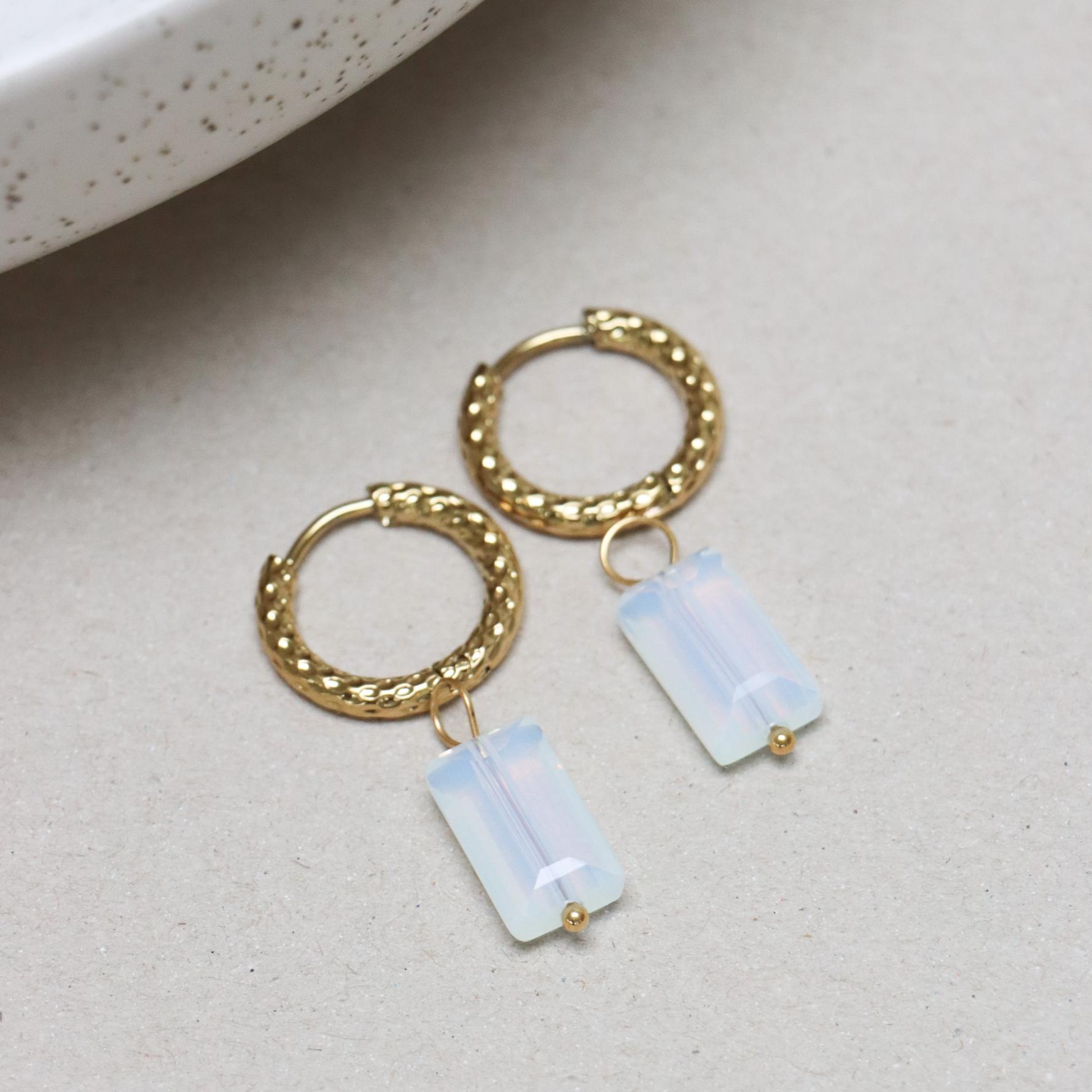 Shiny white hoop gold