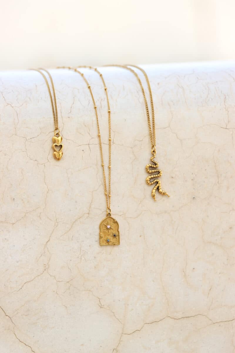 Silly snake necklace gold
