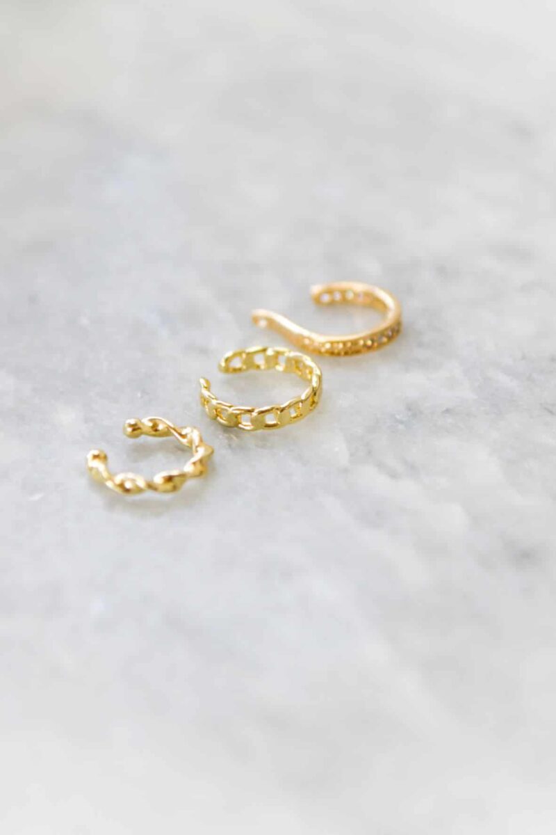 Single twisted ear cuff gold