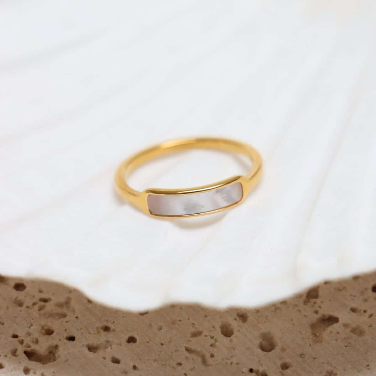 Small white ring gold