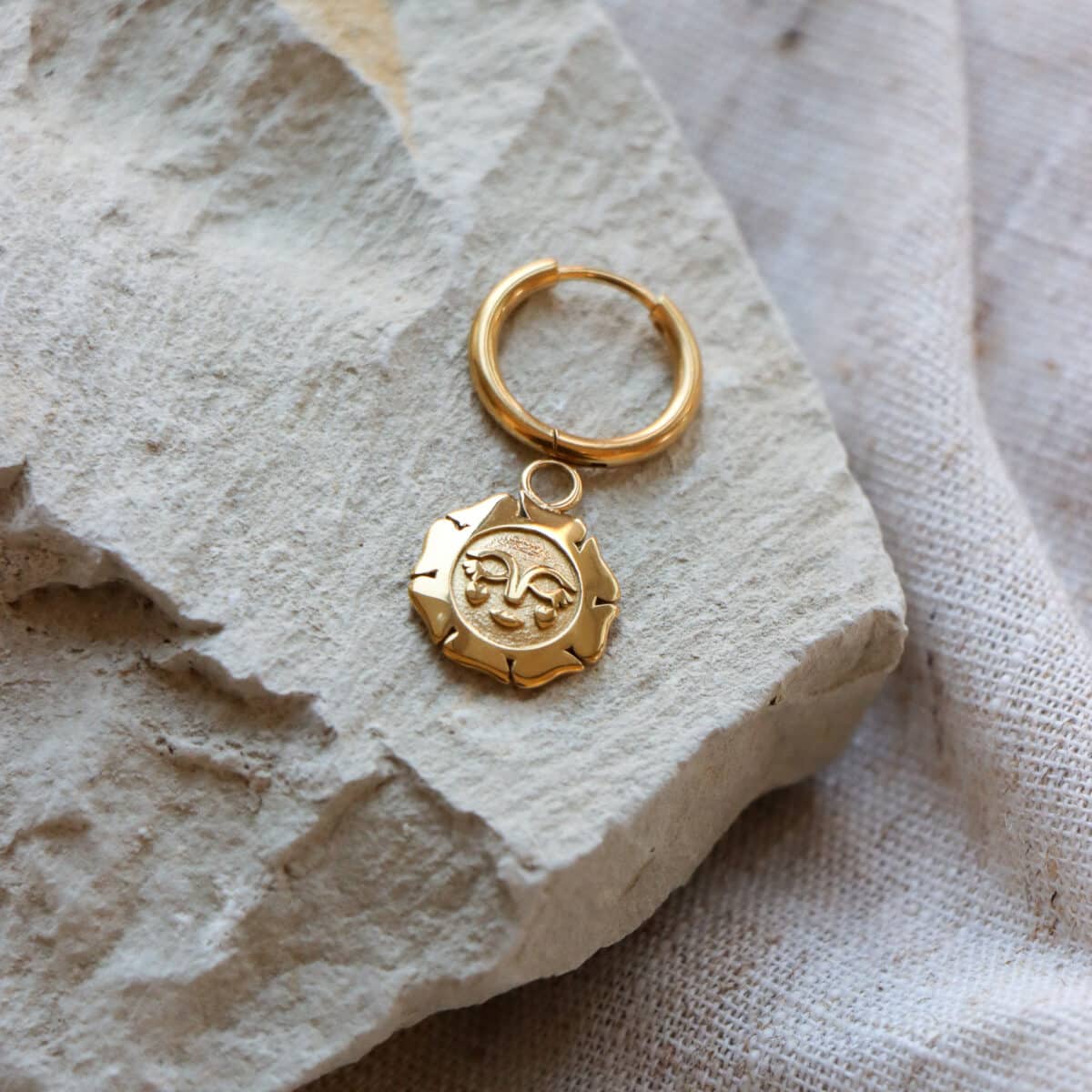 Smiling sun hoop gold