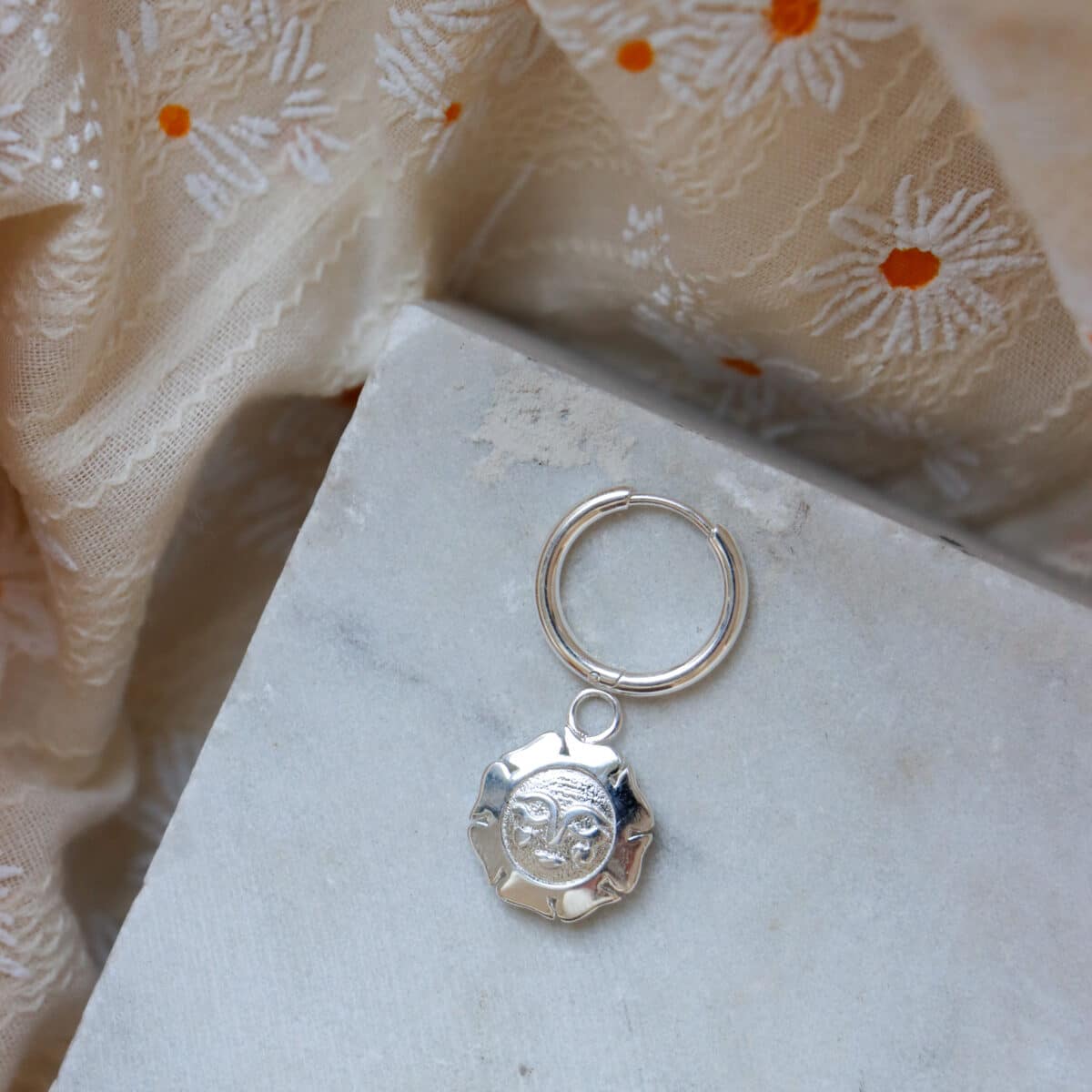 Smiling sun hoop silver