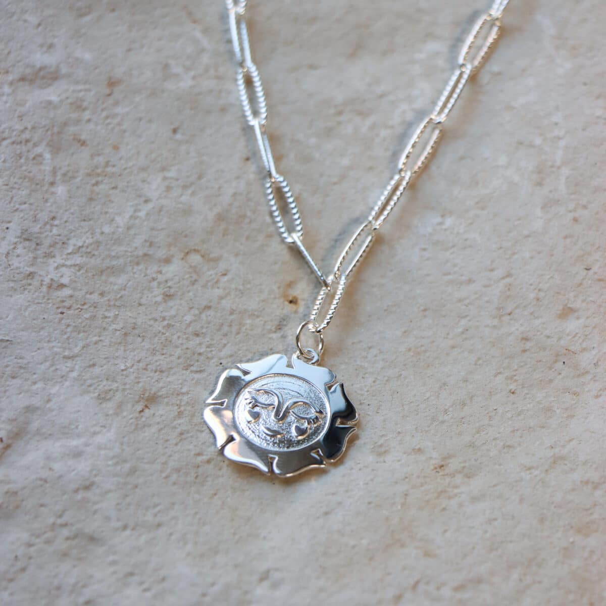 Smiling sun necklace silver