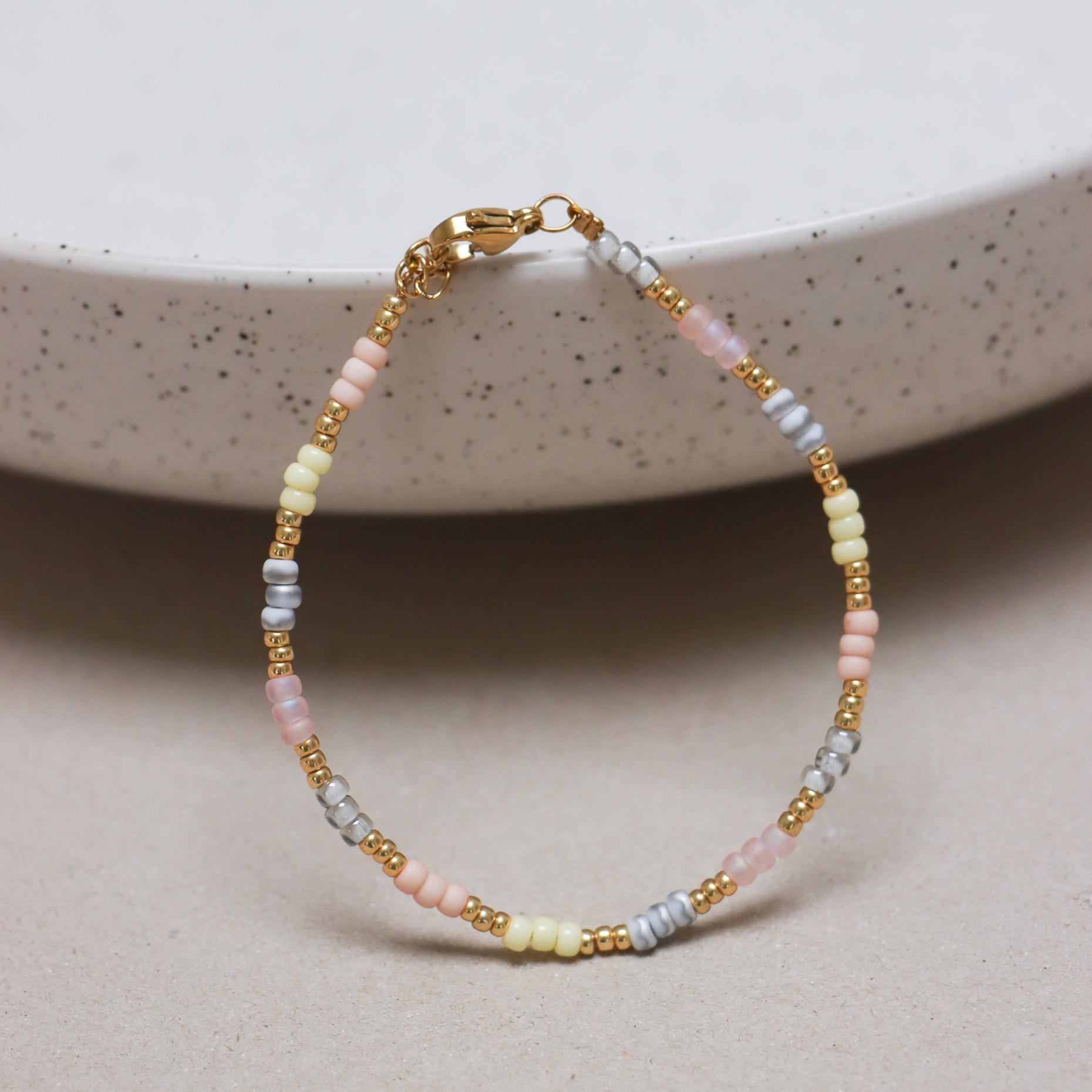 Soft rainbow bracelet gold