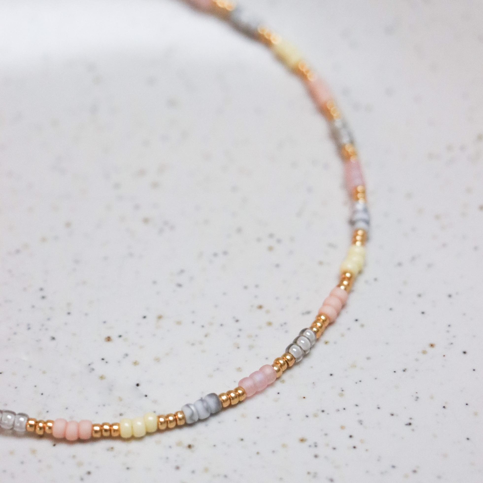 Soft rainbow necklace gold