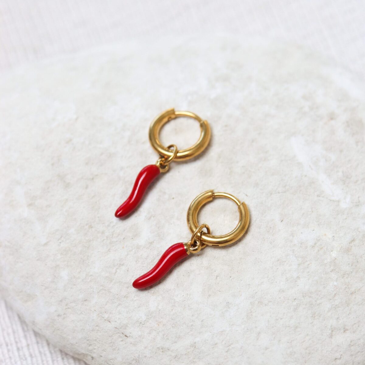 Spicy pepper hoop gold