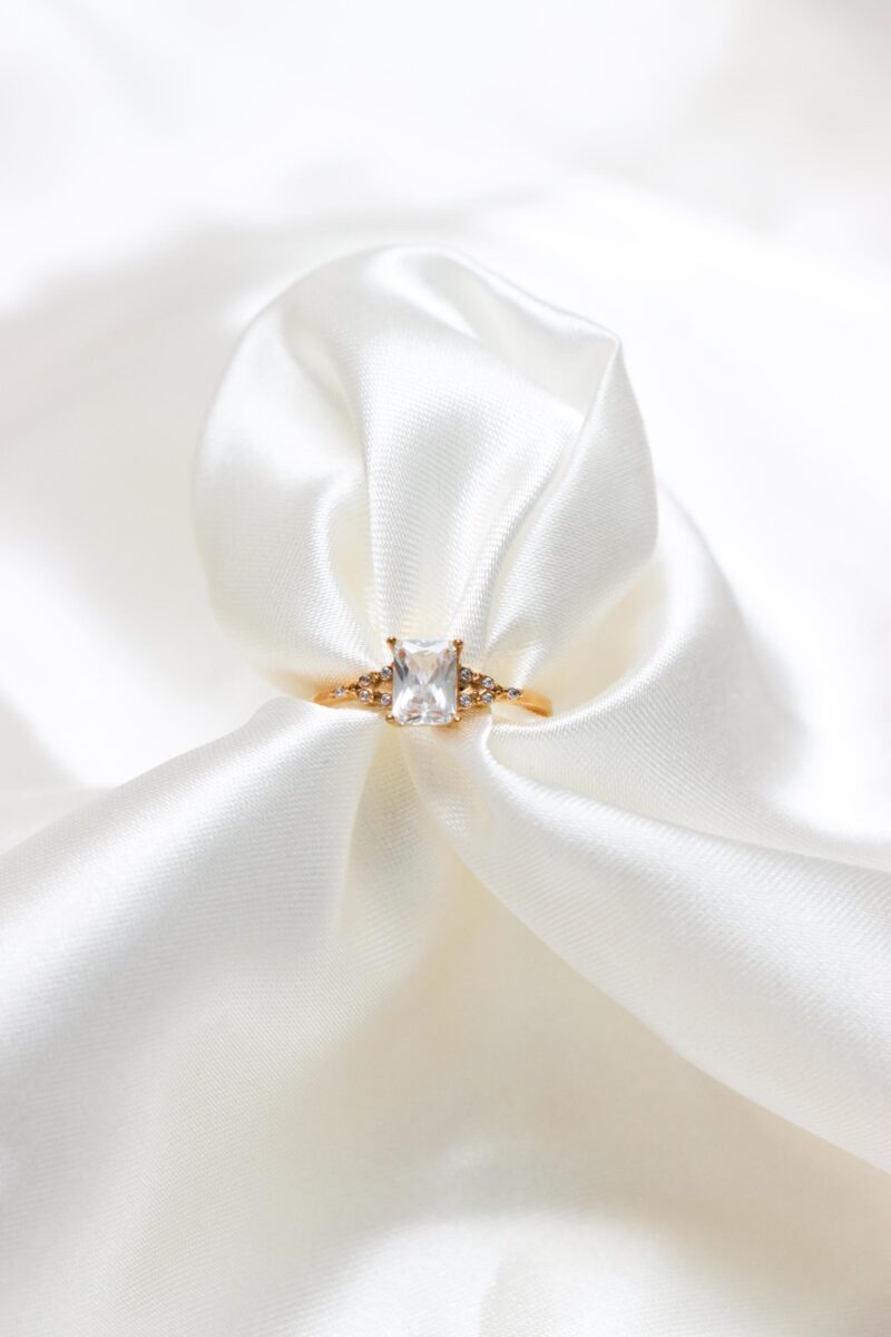 Square diamond ring gold
