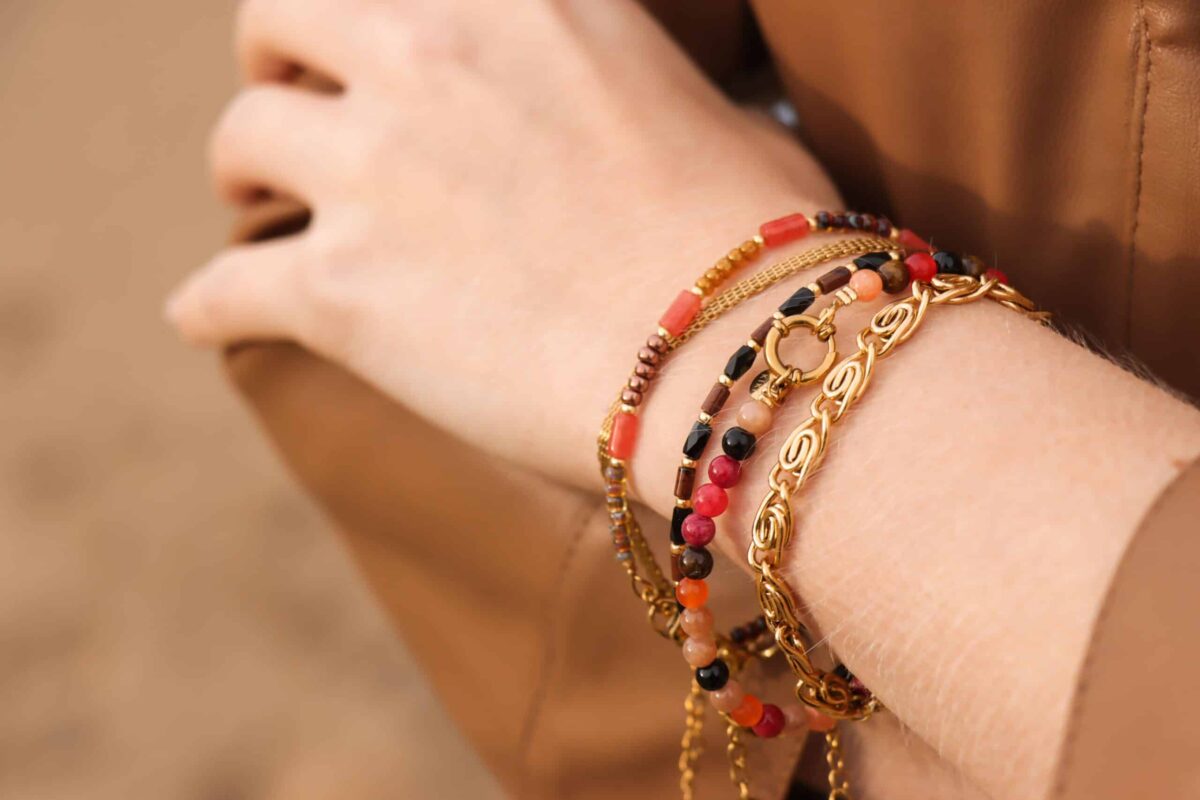 Terra black bracelet gold
