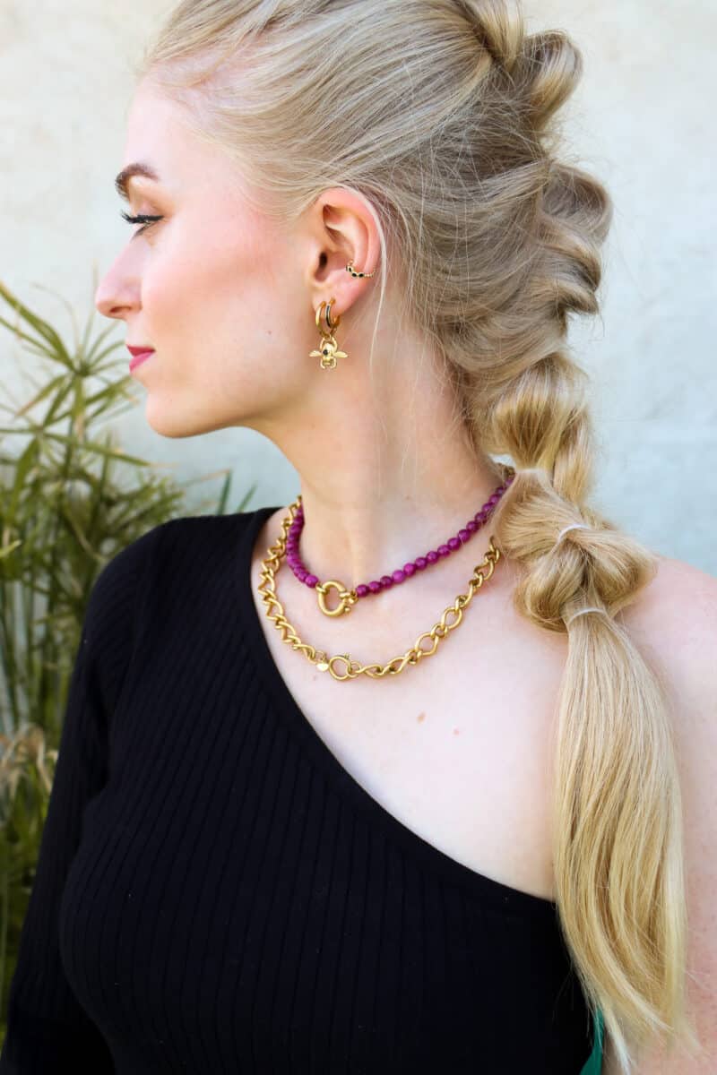 Thin black hoop gold
