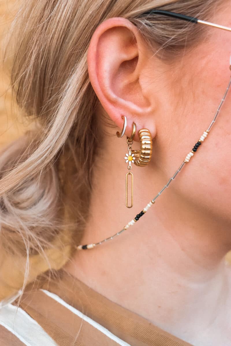 Thin white hoop gold