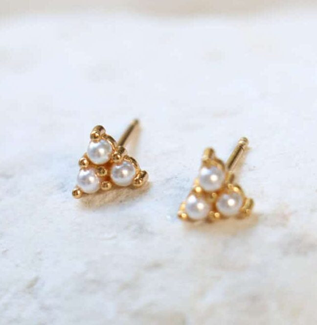 Triangle pearl gold