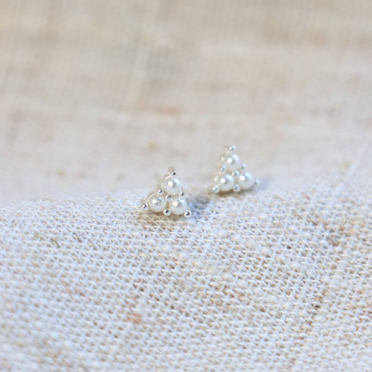Triangle pearl silver