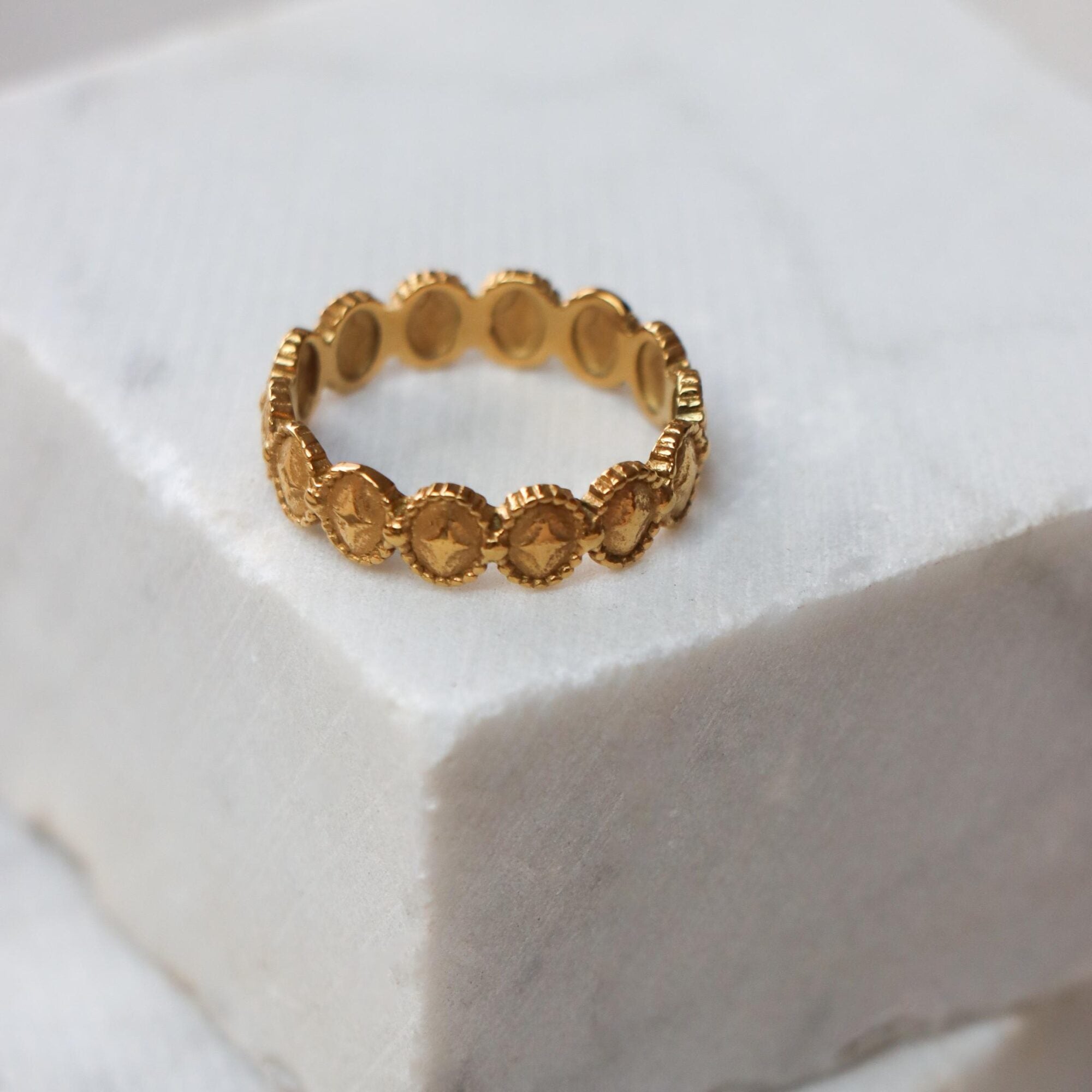 Twinkling star ring gold