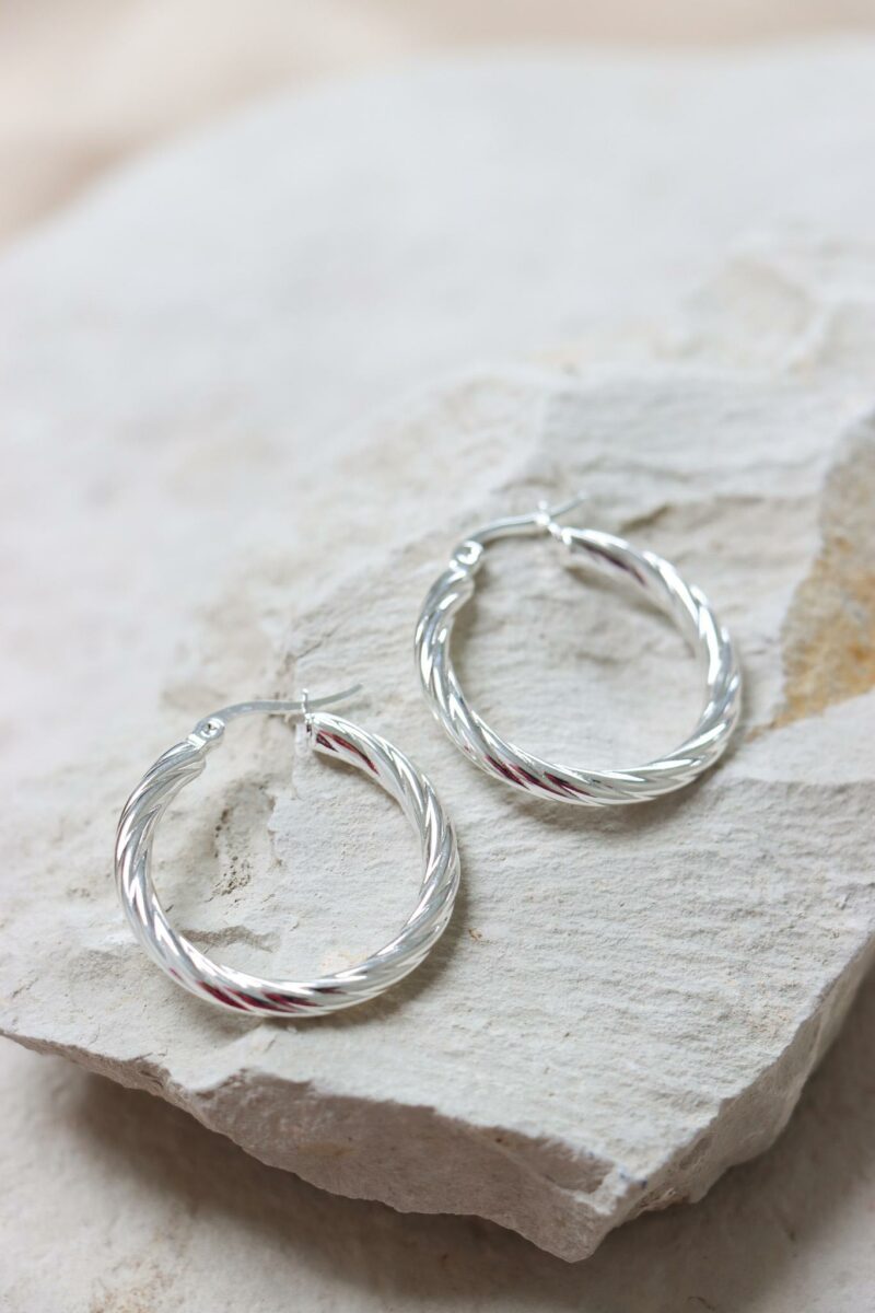 Twirl hoop silver