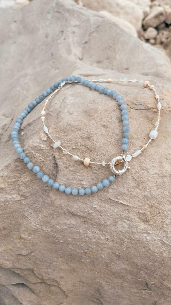 White beach necklace silver