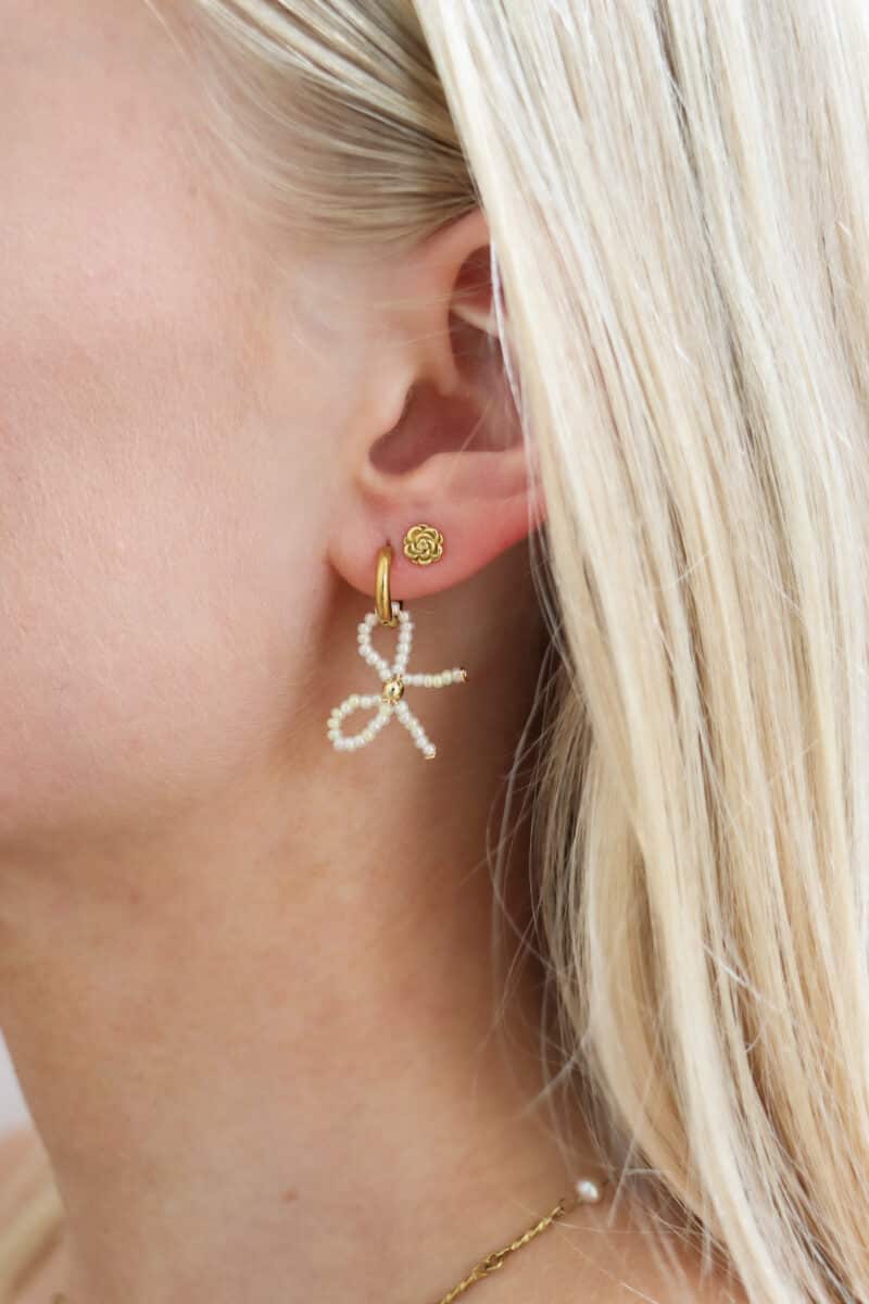 White bow hoop gold