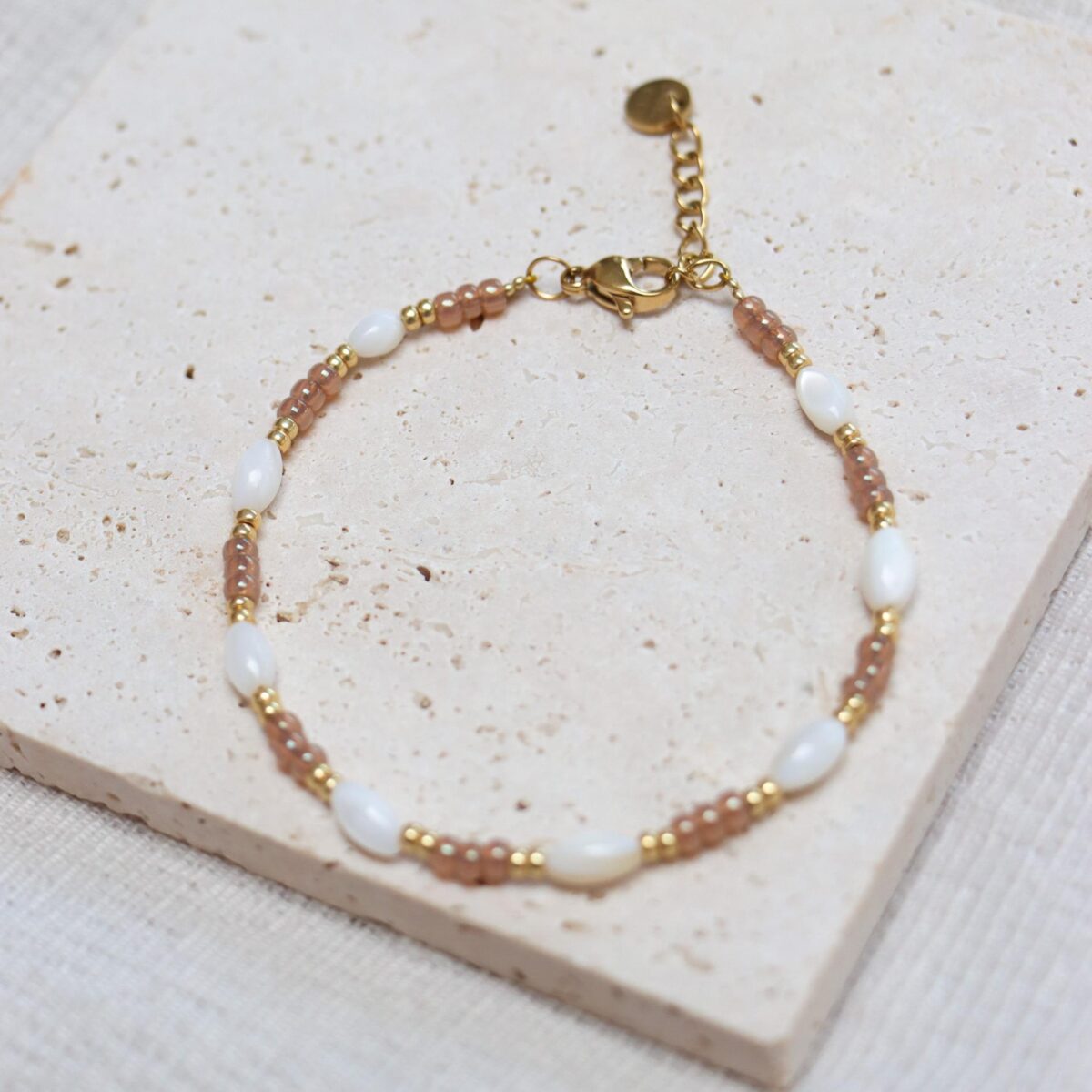 White drop bracelet gold