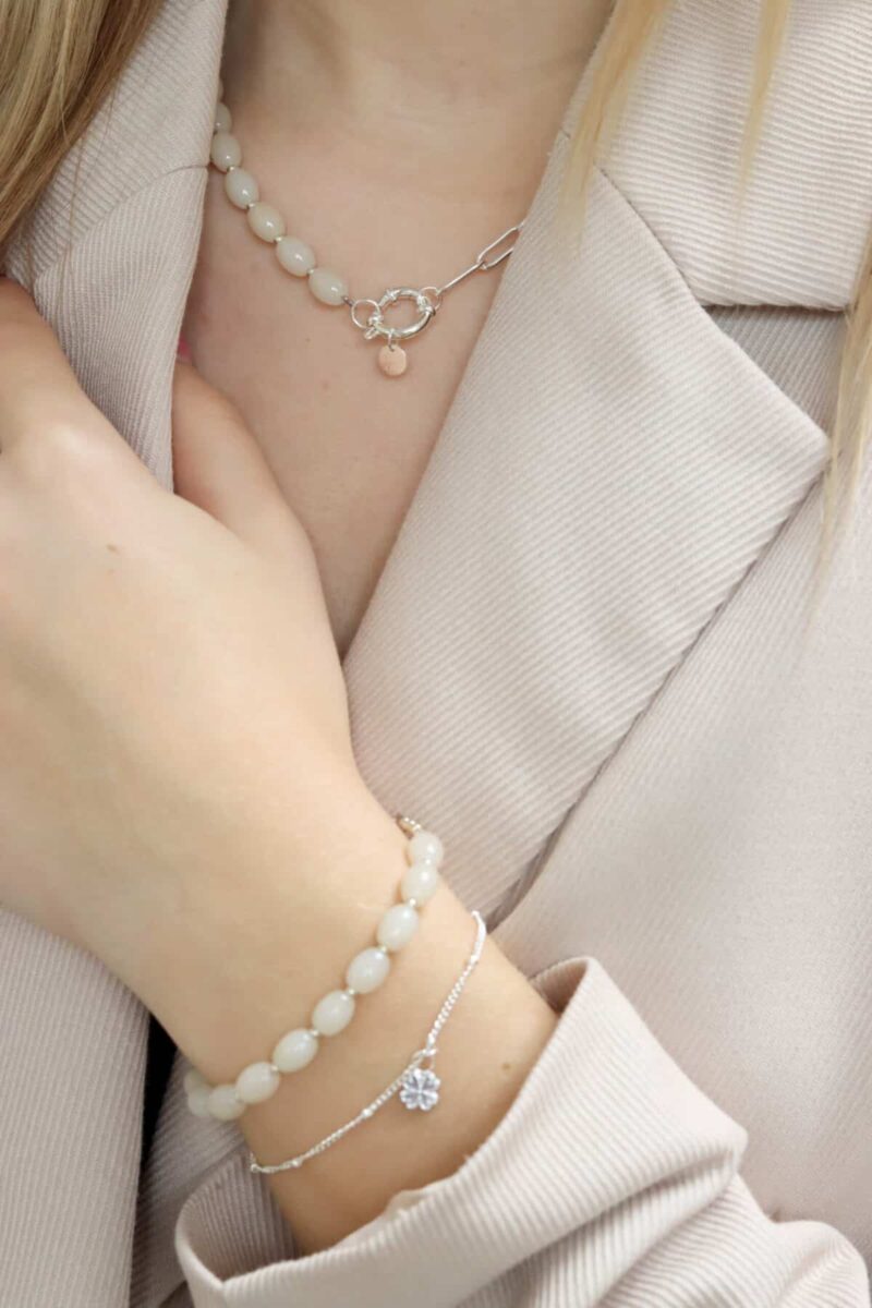 White lily bracelet silver