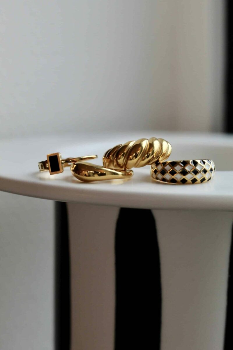 Wiggle ring gold
