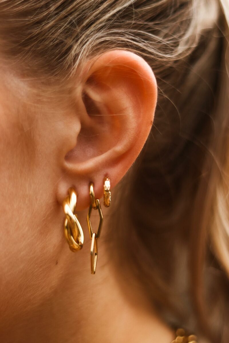 Wobbly hoop gold