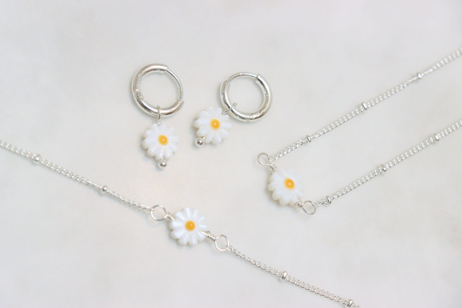 Daisy necklace silver Label Kiki